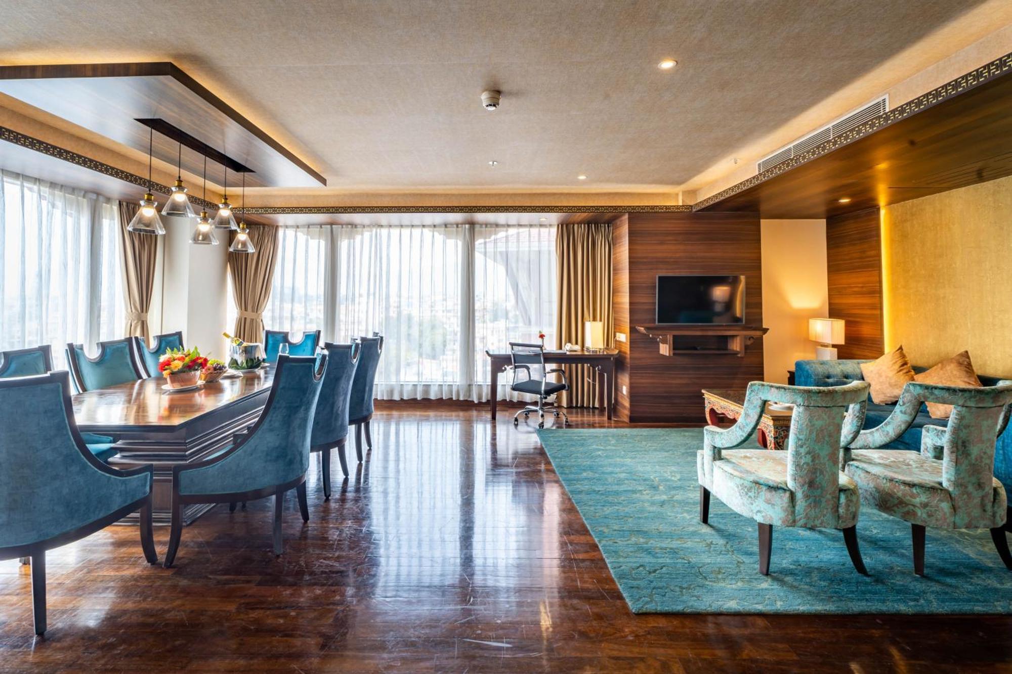 Ramada By Wyndham Kathmandu Dhumbarahi Hotell Exteriör bild