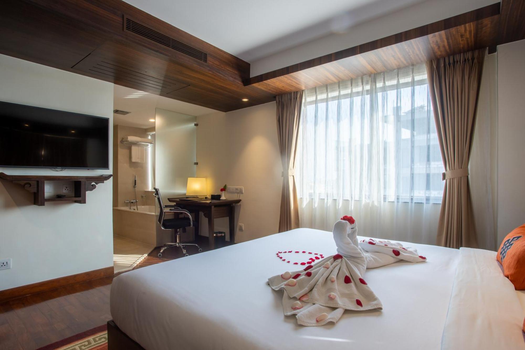 Ramada By Wyndham Kathmandu Dhumbarahi Hotell Exteriör bild