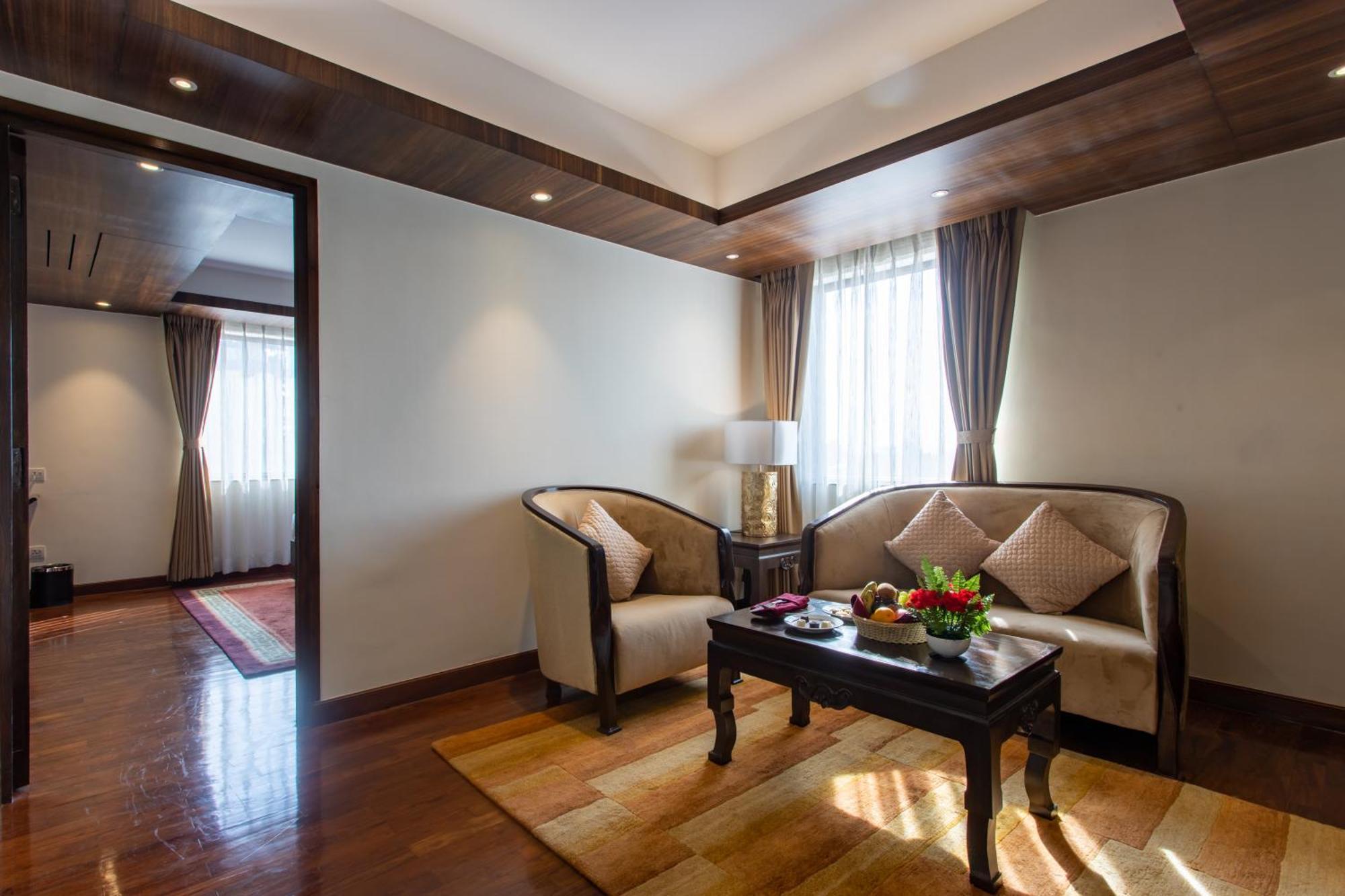 Ramada By Wyndham Kathmandu Dhumbarahi Hotell Exteriör bild