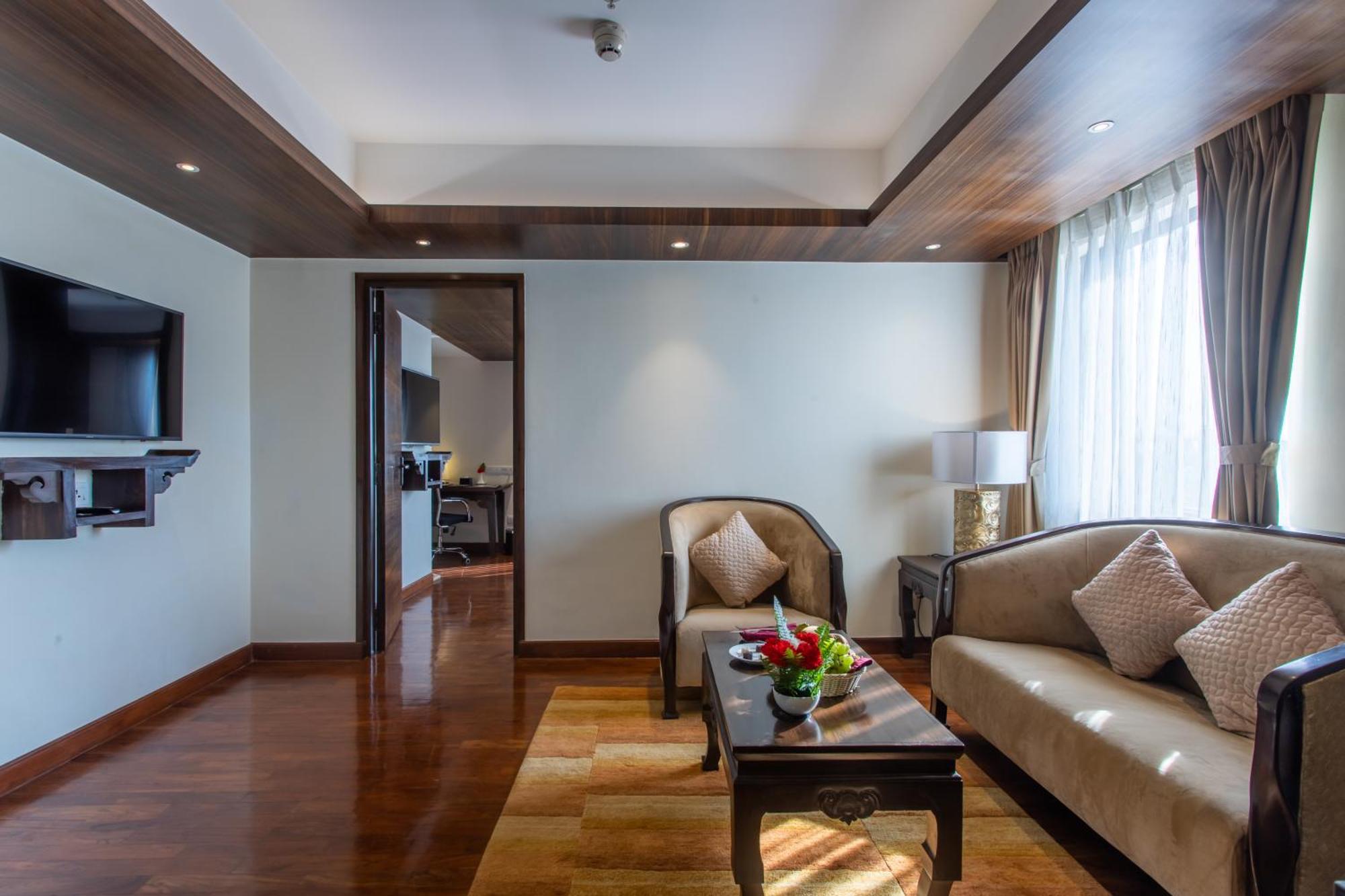 Ramada By Wyndham Kathmandu Dhumbarahi Hotell Exteriör bild