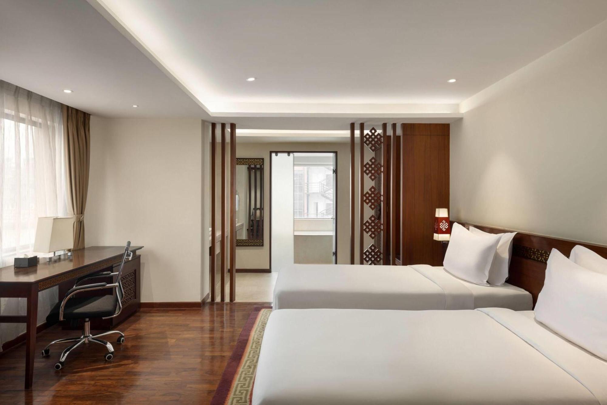Ramada By Wyndham Kathmandu Dhumbarahi Hotell Exteriör bild