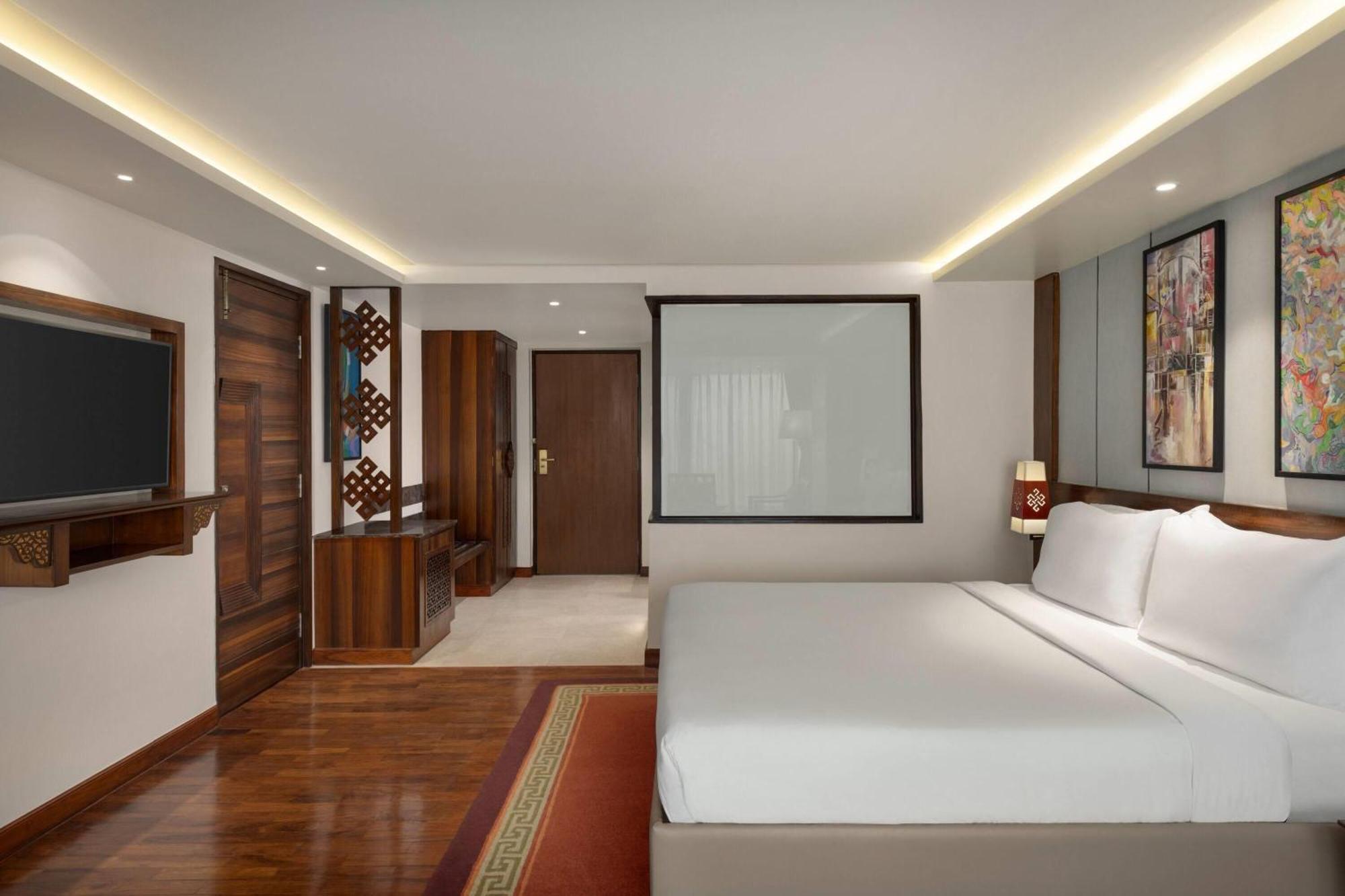 Ramada By Wyndham Kathmandu Dhumbarahi Hotell Exteriör bild