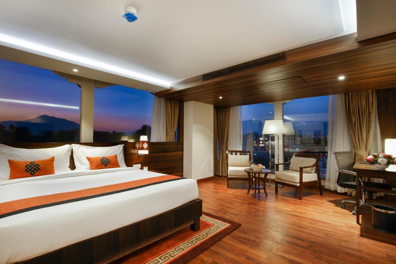 Ramada By Wyndham Kathmandu Dhumbarahi Hotell Exteriör bild
